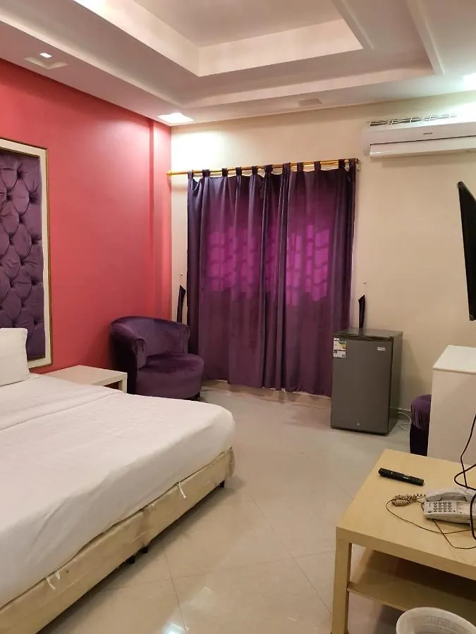 Al Quba Al Thahbia Aparthotel Ριάντ Σαουδική Αραβία